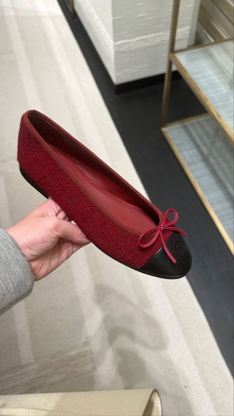 Red Ballet Flats, Adidas Boots, Chanel Flats, Red Chanel, Fantastic Shoes, Girly Shoes, Red Heels, Sandals Brands, Ballerina Flats