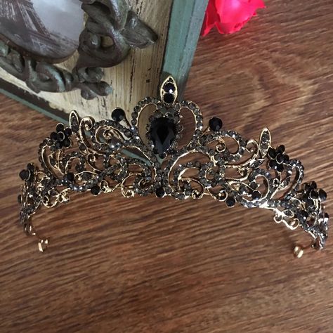 Experience the ultimate in sophistication and elegance with our collection of Retro Black Bridal Crystal Tiaras Crowns. Each piece is meticulously crafted with premium materials, including a metal base adorned with stunning black crystals. With a variety of styles to choose from, our black tiaras are sure to elevate any look to the height of fashion. material: metal, crystal color: as shown type: tiara crowns style: retro loops ends for veil Gold Diadem, Wedding Crown Hair, Veil Tiara, Red Necklace Set, Rhinestone Veil, Wedding Hairstyles With Crown, Black Tiara, Crystal Bridal Jewelry Sets, Bride Party