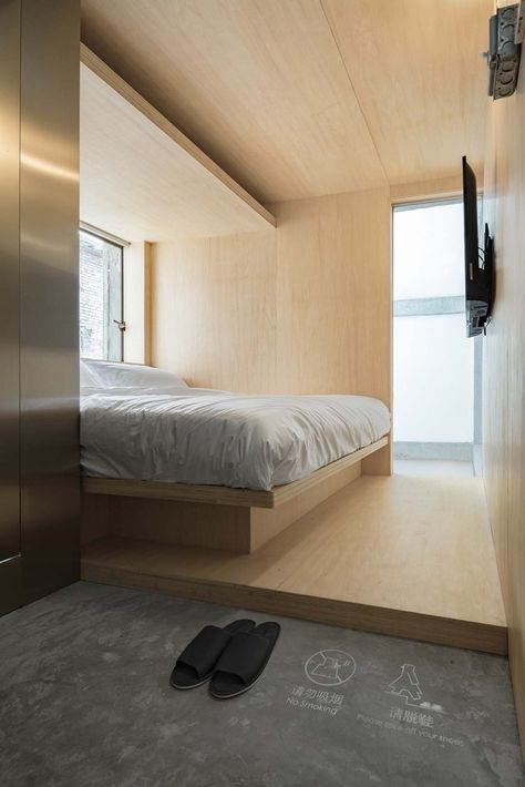 Small Room Interior, Camping Room, Hostels Design, Plywood Interior, Relaxation Room, Hotel Interiors, Tiny Spaces, Guangzhou China, Tiny Apartment