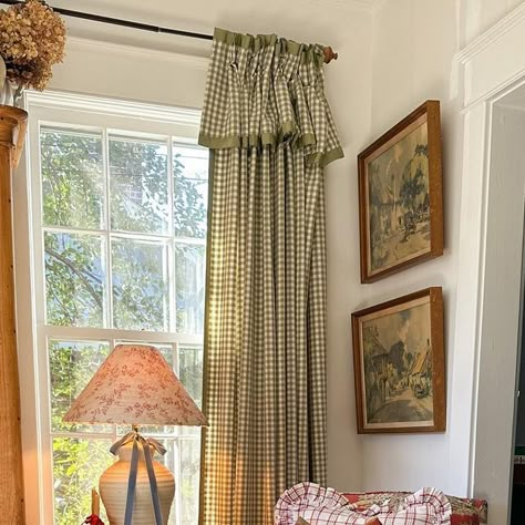 Moody English Cottage Living Room, Cottage Core Curtains, Cottage Style Curtains, Cozy Cottage Home, Curtains Aesthetic, Living Room Window Treatments, English Cottage Living Room, January Decor, Cottage Curtains