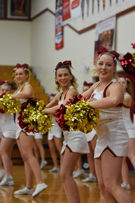 #cheer #highschool #basketball #sideline #seniors #cheerleadersquad Chants For Volleyball, Cheers For Volleyball, Basketball Cheer Pictures, Basketball Cheerleaders, Highschool Basketball, Basketball Cheerleading, Cheerleading Videos, Cheerleading Stunts, Volleyball Gifs