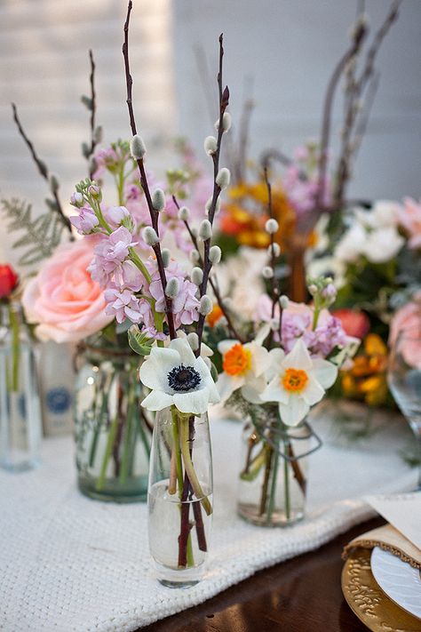 lovely bunch // photo by KatiePietrowski.com Night Centerpieces, Spring Flower Arrangements Centerpieces, Flower Styling, Church Anniversary, Spring Flower Arrangements, Anniversary Flowers, Flower Nature, Flowers Spring, Deco Floral