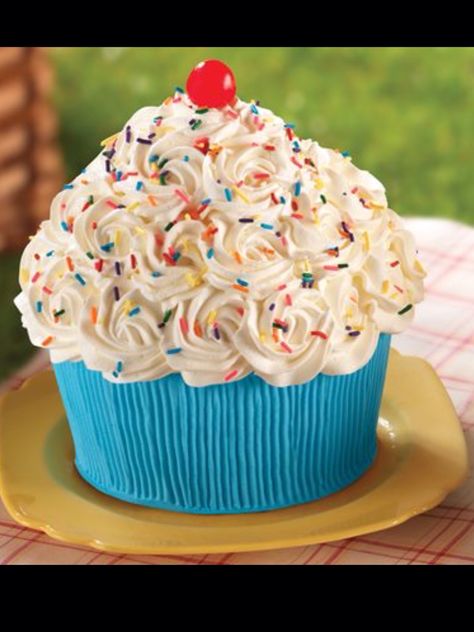 GIANT CUPCAKE AWESOMENESS Cake Shaped Like Cupcake, Big Cupcakes Ideas, Cupcake Theme Cake, Large Cupcake Decorating Ideas, Big Top Cupcake Ideas, Large Cupcakes Ideas, Cake Made Of Cupcakes, Big Cupcake Cake 1st Birthday, Large Cupcake Cake Ideas