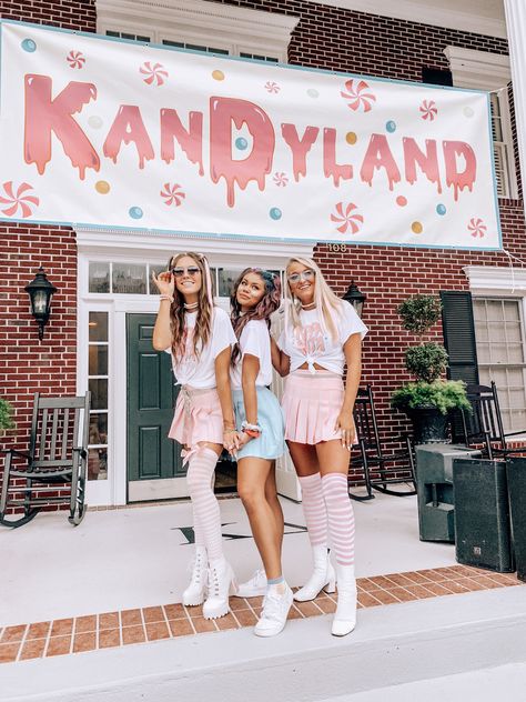 Candyland Theme Outfit, Candy Theme Sorority, Candy Land Sorority Bid Day, Kappa Delta Bid Day, Sweet Home Kappa Gamma Bid Day, Kappa Delta Recruitment, Sorority Party, Sorority Poses, Sorority Themes