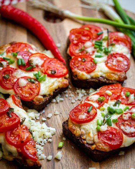 Toast With Mozzarella And Tomato, Mozzarella Tomato Basil Toast, Mozzarella And Tomato Toast, Tomato Mozzarella Toast, Tofu Toast, Mozzarella Toast, Caprese Toast, Oven French Toast, Cook Tofu