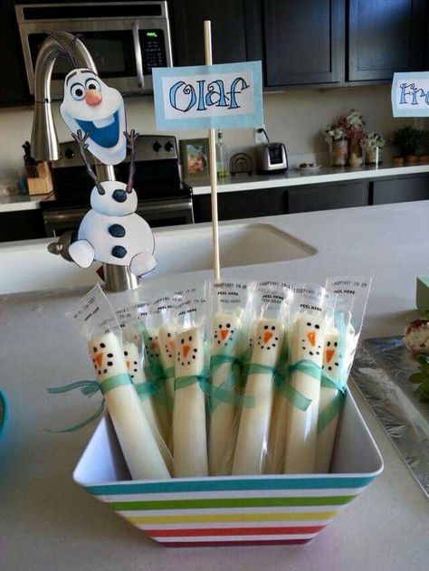 Frozen birthday party ideas Cheap Frozen Birthday Party, Frozen Party Appetizers, Frozen Birthday Party Treats, Elsa Party Favors, Frozen Toddler Birthday Party, Elsa 4th Birthday Party, Diy Frozen Birthday Party, Frozen Birthday Party Food, Frozen Party Food