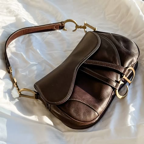 Dior Double Saddle Bag, Dior Bags Vintage, Brown Dior Bag, Rare Designer Bags, Vintage Designer Purses, Vintage Luxury Bag, Designer Vintage Bags, Purses And Bags Designer, Vintage Pieces Clothes