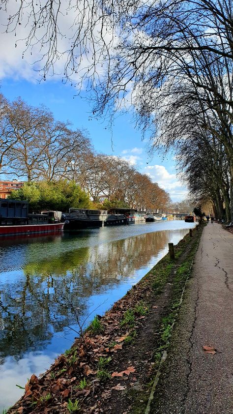 weekend activities Canal Du Midi, Toulouse France, Healthy Eating Recipes, Toulouse, Dessert, France, Collage, Boots, Water