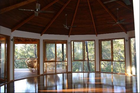 Would love this at BH as the music room, yoga and dance studio! Meditation Room Design, Dance Studio Design, Yoga Sanctuary, Home Dance Studio, Dance Rooms, Wellness Studio, Art Studio Design, Meditation Rooms, Home Dance