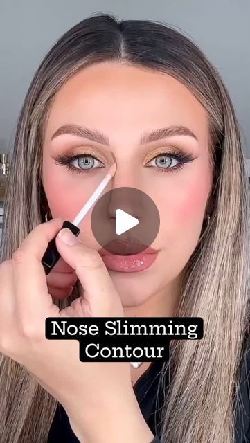 Boost Beauty Now on Instagram: "NOSE CONTOUR MAGIC!❣️💄👃✨

Get a super slim nose in seconds!

#NoseContourHacks #SlimNose #MakeupTips #BeautyHacks #Contouring #FaceSculpting #InstaReels #ReelBeauty #MakeupTutorials" Nose Makeup Contour, Nose Counter For Big Nose, Bulbous Nose Contour, Contouring Nose, Slim Nose, Bulbous Nose, Nose Contour, Kiss And Make Up, Nose Contouring