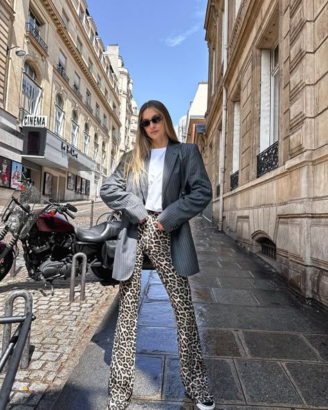 Trendy Relaxed Fit Leopard Print Bottoms, Fall Straight Leg Leopard Print Pants, Leopard Trousers, Stretch Leopard Print Full-length Bottoms, Trendy Non-stretch Leopard Print Pants, Leopard Jeans, Leopard Pants, Animal Print Outfits, Winter Outfits For Work