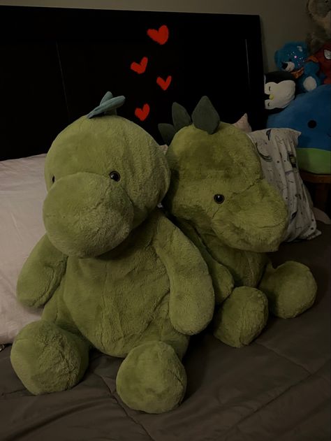 Cute Dino Plush, Cute Dino Plushies, Boyfriend Stuffed Animal Gift Ideas, Dino Stuffed Animal Aesthetic, Cute Matching Stuffed Animals, Big Dinosaur Plush, Soft Bf Aesthetic, Dinosaur Plushie Aesthetic, Couples Plushies