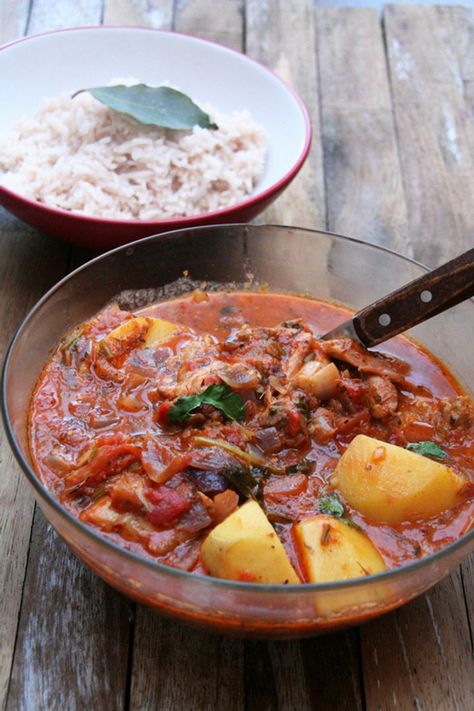 Mauritian Food Recipes, Mauritian Curry, Mauritian Recipes, Mauritius Food, Mauritian Food, Tomato Stew, Jamie Oliver Recipes, African Recipes, Indian Curry