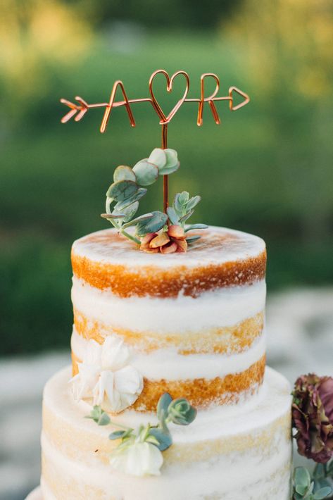 Wedding Cake Greenery, Reception Desserts, Metallic Wedding Cakes, Vegan Wedding Cake, Wedding Cake Toppers Unique, Traditional Wedding Cakes, Small Wedding Cakes, Vegan Wedding, Floral Wedding Cakes