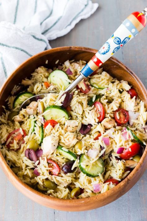 Greek Chicken Orzo Salad, Orzo Greek Salad, Orzo Salad With Chicken, Orzo Greek, Greek Chicken Orzo, Chicken Orzo Salad, Chicken Orzo Pasta, Orzo Pasta Salad Recipe, Orzo Salat