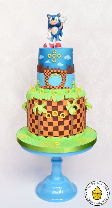 Sonic the Hedgehog - by YellowBeeCakeCompany @ CakesDecor.com - cake decorating website Husbands 30th Birthday, Sonic Cakes, Lego Sonic, Sonic The Hedgehog Cake, Parties Themes, Bolo Sonic, Sonic Frontiers, Video Game Cakes, Sonic Cake