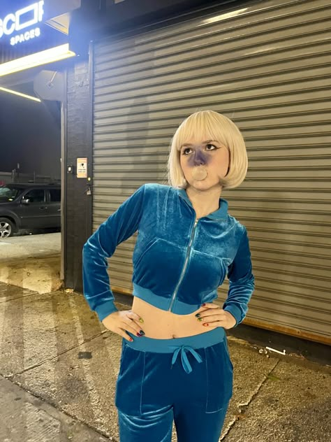 Tracksuit Halloween Costume, Lazy Halloween Costumes Women, Blue Dress Halloween Costumes, Solo Girl Halloween Costumes, Solo Halloween Costumes Women Easy, Halloween Costumes Solo Women, Violet Halloween Costume, Halloween Solo Costumes, Violet Beauregarde Costume