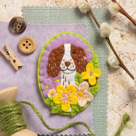 Springer Spaniel Felt Craft Kit Brooch Felt Craft Kit Dog - Etsy UK Embroidered Brooch, Yarn For Sale, Dog Brooch, Felt Craft, Felt Sheets, Felt Dogs, Felt Embroidery, Needle Felting Kits, Felt Brooch