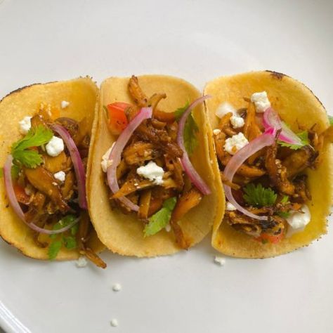 Mushroom Tacos Recipes, Mushroom Street Tacos, Gluten Free Tacos Recipes, Mushroom Carnitas, Oyster Mushroom Tacos, Tacos Recipes, Gluten Free Tacos, Taco Filling, Mushroom Tacos