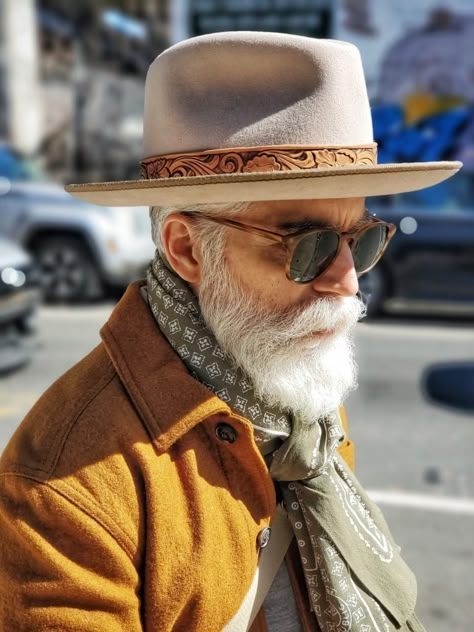 Hat Men Outfit, Men Hats Styles, Fedora Hat Outfits, Australian Hat, Akubra Hats, Cowboy Hat Styles, Mens Dress Hats, Old Man Fashion, Grandpa Style