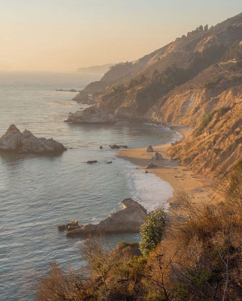 Big Sur on Instagram: “Friday Big Sur Vibes. 📸: @_eric.barbour_ . . . . #bigsur #bigsurcalifornia #bigsurcali #bigsurca #california #goldenstate #highway1…” California Coast Photography, Big Sur California Aesthetic, Big Sur Aesthetic, Northern California Aesthetic, Beach House California, Big Sur House, Jenner California, Big Sur Trip, Big Sur Camping