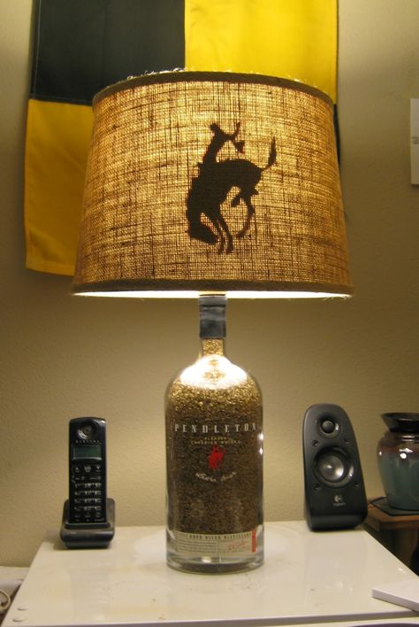 DIY Whiskey Bottle Lamp. I have one of these and would like to make another one, perhaps a larger one. Pendleton Whiskey, Diy Whiskey, Diy Bottle Lamp, Western Lamps, Gadget Tecnologici, Lamps Decor, Bottle Lamps, Diy Lampe, Decor Western