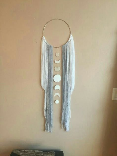 Simpul Makrame, Yarn Wall Art, Macrame Wall Hanging Diy, Dekor Diy, Bohemian Modern, Yarn Wall Hanging, Dream Catcher Diy, Simple Gift, Wall Hanging Diy