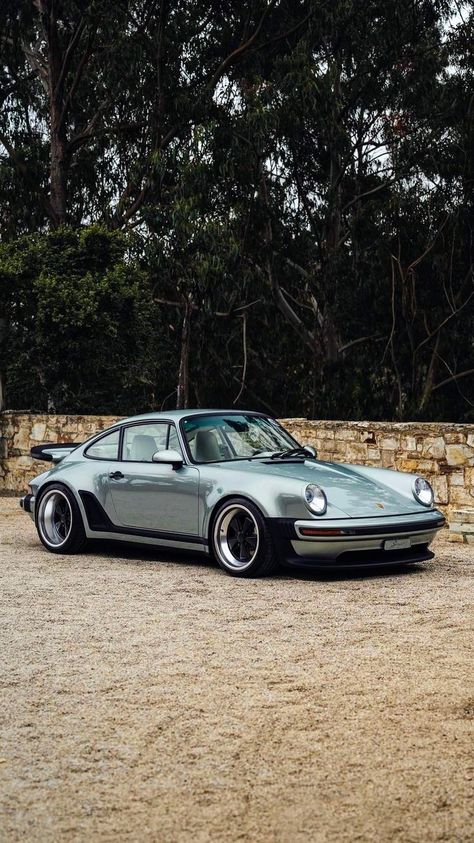 Porsche Garage, Singer Porsche, Porsche 930 Turbo, Porsche 930, Porsche Classic, Cool Car Pictures, Vintage Porsche, Classy Cars, Super Luxury Cars