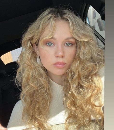 Brec Bassinger (@brecbassinger) • Instagram photos and videos Brec Bassinger, Stephanie Brown, Gwen Stacy, First Girl, Vintage Hairstyles, Face Claims, Super Powers, Celebrities Female, Favorite Celebrities