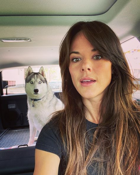 Sarah Butler on Instagram: “We’ve got the look. #rooneythehuskylady #cheers #friday #weekend #shabbatshalom  #zoompoolparty #virtualcocktailhour” Sarah Butler, Friday Weekend, Hair Tips, Cocktail Hour, Hair Hacks, Hair, On Instagram, Beauty, Instagram