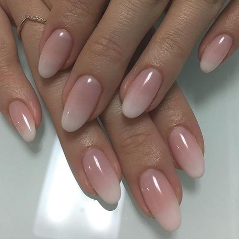 Oval Acrylic Nails, Oval Nails Designs, Natural Acrylic Nails, Almond Shape Nails, Acrylic Coffin, Almond Acrylic Nails, Nails Simple, Oval Nails, Neutral Nails