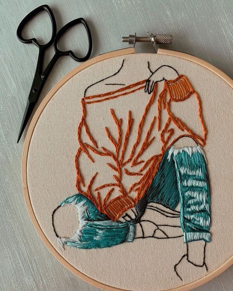 ERIN | SALTWATERSTITCHES on Instagram: “She’s complete! 🌼 What should I name her though?” Back Stitch Embroidery, I Name, Hand Embroidery Tutorial, Embroidery Stitches Tutorial, February 15, Modern Embroidery, Yarn Projects, Embroidery Hoop Art, Embroidery For Beginners