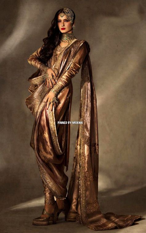 Manish Malhotra - India 🇮🇳 Rekha Saree, Rekha Ji, Rekha Actress, Vogue Arabia, Vogue Photoshoot, Debut Photoshoot, Tissue Saree, Indian Dresses Traditional, Manish Malhotra