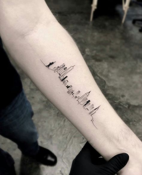 Skyline Tatoos, Architectural Tattoo, Lines Tattoo, Skyline Tattoo, Small Girly Tattoos, New York Tattoo, Nyc Tattoo, City Tattoo, Inspiration Tattoos