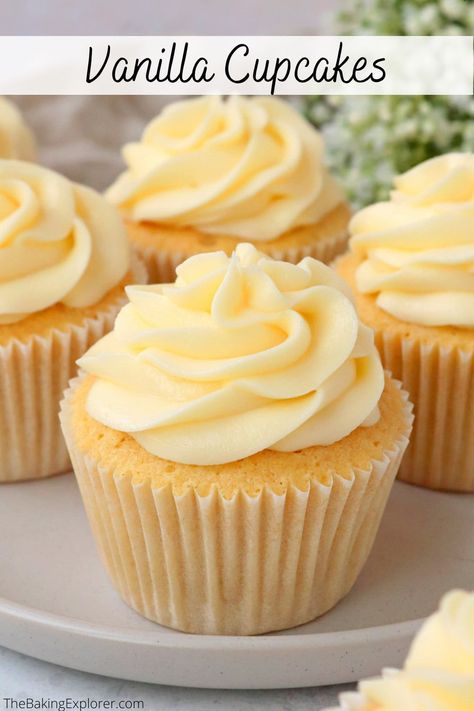 Easy Cupcakes Recipes, Plain Cupcake Recipe, Cupcake Recipes Vanilla, Vanilla Cupcakes Easy, Sponge Cupcake Recipe, Recipe For Cupcakes, Best Vanilla Cupcakes, Fluffy Vanilla Cupcakes, Toffee Cupcakes