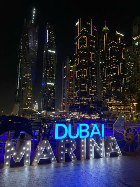 Dubai Marina Aesthetic, Dubai Streaks, Dubai Marina Night, Dubai Lights, Pictures Of Dubai, Dubai Itinerary, Dubai Photos, برج العرب, Dubai Architecture