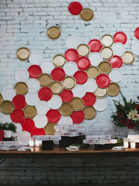 Cheap, easy & maybe the most creative use of paper plates I've ever seen :: colored plate wall on Green Wedding Shoes Paper Plates Backdrop Ideas, Paper Plate Wall Decor, Cheap Event Decor, Paper Plate Decoration Ideas, Paper Plate Backdrop, Paper Plate Decorations, Pizza Display, Christmas Party Inspiration, Church Stage Design