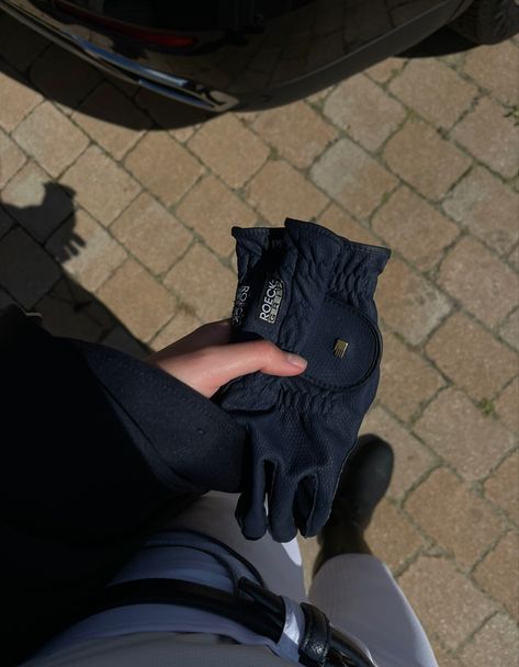 Horse Riding Gloves, Horse Aesthetic, Equestrian Boots, Riding Gloves, Equestrian Style, Horse Riding, Adidas Yeezy Boost, Body Goals, Equestrian