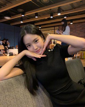 𝑛𝑎𝑒𝑢𝑛 𝑝𝑖𝑐𝑠 #𝑳𝑶𝑶𝑲 (@sonaeunpics) / Twitter Naeun Apink, Son Naeun, Apink Naeun, Son Na Eun, Ideal Girl, Chica Cool, Pink Panda, Casual Hijab Outfit, Kpop Girl Bands