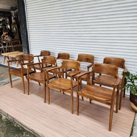 Kursi caffe restro dan teras Info detail hubungi WhatsApp/tlp +62 819 1491 0333 • Bahan kayu jati solid • Desain hemat ruang yang ringkas • Buatan tangan • Desain alami & unik Kami juga menerima pemesanan Furniture (Custom Design) ,sesuai dengan yang anda inginkan (model,ukuran & warna finishing/kain ) Follow dan update produk kekinian ✨ • @janggelanfurniture • @ruangminimalis.id • @kursimeja.id • @rakhias.id Terimakasih untuk orderan selanjutnya ✅ #furniture #kursirestro #kursit... Kursi Cafe, Custom Design, Cafe