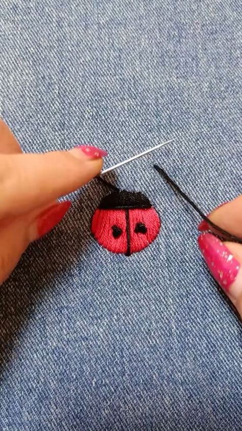 2.5M views · 79K reactions | Creatively repairing a hole in jeans🐞 | Creatively repairing a hole in jeans🐞 | By Simple ideas | Facebook Hole In Jeans, Patch Hole, Repair Jeans, Picnic Quilt, Fabric Embellishment, Visible Mending, Repair Clothes, Denim Crafts, Embroidery On Clothes