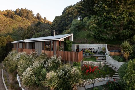 Small Home of the Year 2021: Feather House | HOME Magazine Nz House Design, House And Garden Magazine, New Zealand Homes, Nz House, Garden Magazine, New Zealand Houses, House And Garden, Family Of Five, Home Magazine