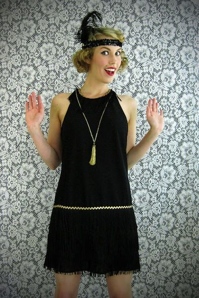 Last minute DIY Halloween costumes Gatsby Dress Diy, Diy 1920s Costume, Diy Flapper Dress, Flapper Costume Diy, Modest Costumes, Estilo Charleston, Gatsby Outfit, Flapper Halloween, Flapper Outfit