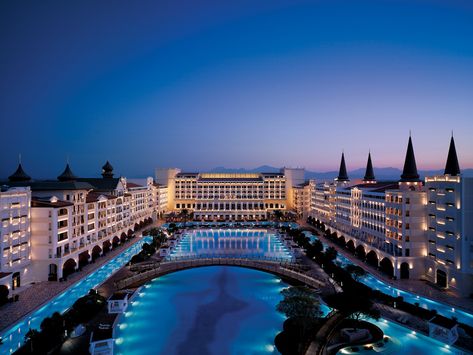 Top 10 Most Luxurious Resorts in the World #2 Mardan Palace Hotel, Turkey Hotel Exterior, Most Luxurious Hotels, Hotel Pool, Voyage Europe, Beautiful Pools, Palace Hotel, Destination Voyage, Beautiful Hotels, Beautiful Places In The World