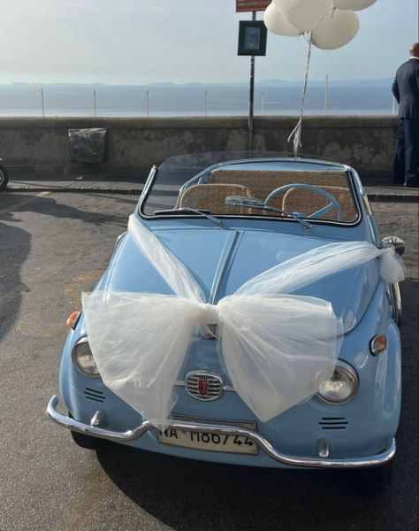 Cans On Back Of Car Wedding, Wedding Sports Car, Classic Car Wedding, Wedding Transport, Just Married Car, Bridal Car, Wedding Send Off, Idea Wedding, Wedding Exits