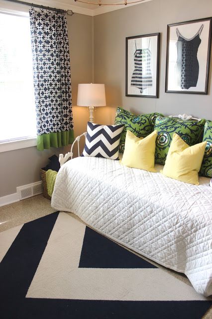 framed suits (Room Service Atlanta) Small Guest Room Ideas, Small Guest Bedroom Ideas, Modern Guest Bedroom, Small Guest Rooms, Guest Bedroom Ideas, Daybed Room, Small Guest Room, Small Guest Bedroom, Daybed Design