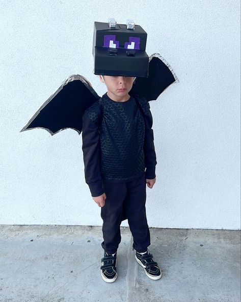 Ender Dragon Costume Diy, Diy Minecraft Ender Dragon Costume, Minecraft Ender Dragon Costume, Diy Ender Dragon Costume, Enderdragon Costume, Ender Dragon Costume, Wendigo Costume, Minecraft Halloween Costume, Minecraft Halloween