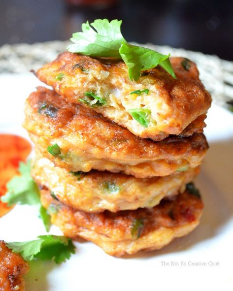 Thai Fish Cakes - The Not So Creative Cook Homemade Sweet Chili Sauce, Thai Fish Cakes, Thai Fish, Fish Cakes Recipe, Fish Cakes, Thai Cooking, Red Curry Paste, White Fish, Fish Cake