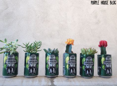 beer can planter DIY - purplehouseblog.wordpress.com Can Planters, Beer Can Art, Beer Crafts, Planter Diy, Diy Beer, Cactus Planter, Garden Idea, Wine Bottle Diy Crafts, Rustic Crafts