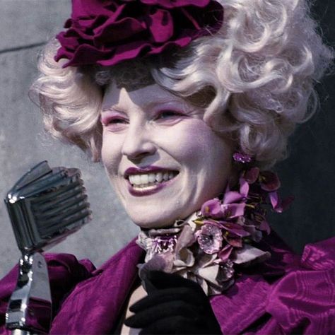 Effie Trinket Effy Hunger Games, Effie The Hunger Games, Effy Trinket, Effie Trinket Icon, Hunger Games Effie, Comfort Films, 2023 Journal, Hunger Games Characters, Effie Trinket